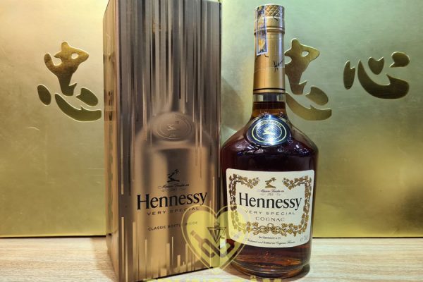 rượu Hennessy VS - Mẫu Tết 2021