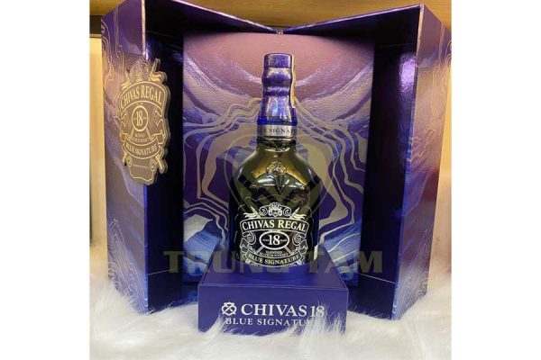 rượu Chivas 18 Blue - Hộp quà tết 2022