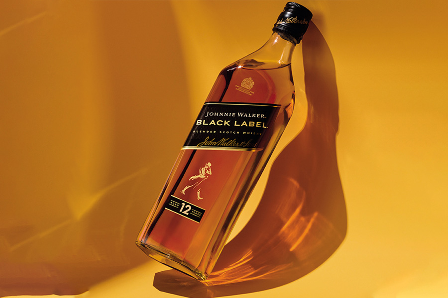 Rượu Black Label được mệnh danh là “Đỉnh Everest của Whisky thượng hạng”.