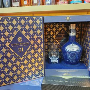 Chai Royal Salute 21 năm và hộp Tết 2026