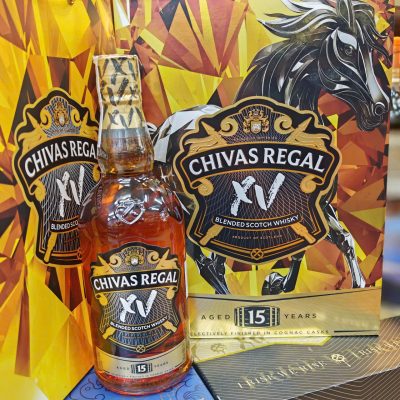 Chivas 15 năm Tết 2026 kèm túi quà Chivas